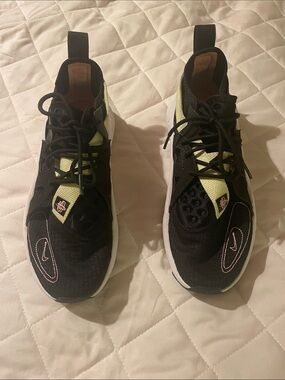 Nike N.354 Huarache Black and Neon Yellow Athletic Sneakers - Size 9
